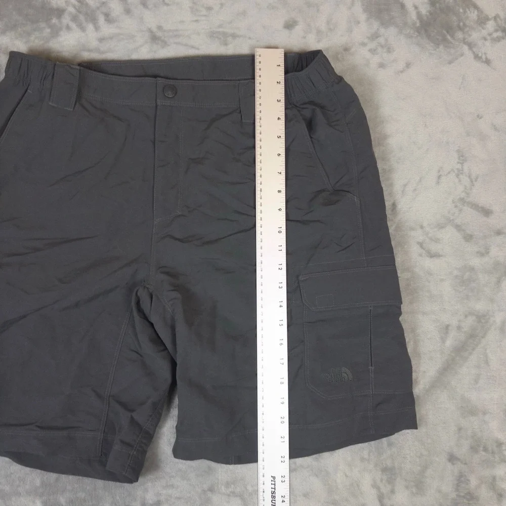 The North Face Cargo Shorts Mens L Gray Hiking Outdoor Lightweight Utility